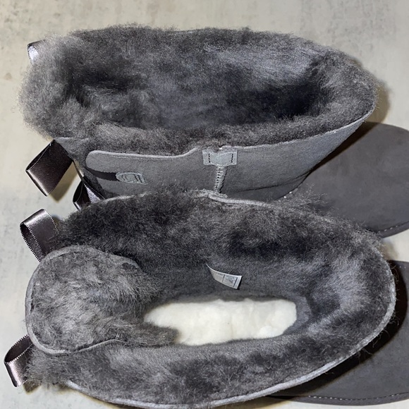 UGG Grey Bailey Bow ll - Picture 12 of 16